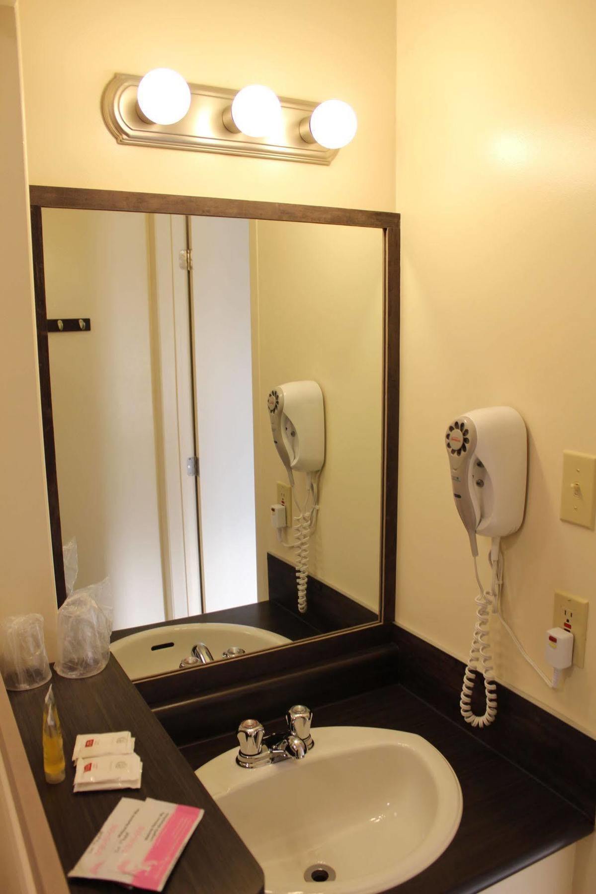 Motel Du Parc Secteur Hull Гатино Экстерьер фото